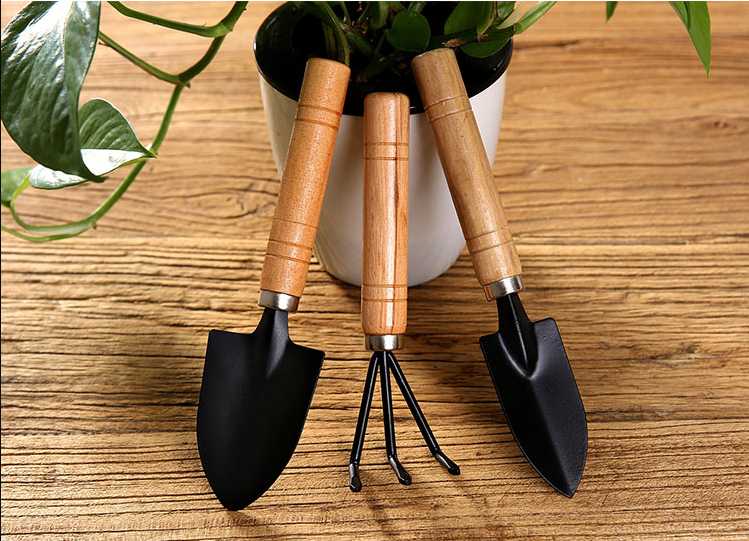 A guide to selecting shovels for use in greening or planting